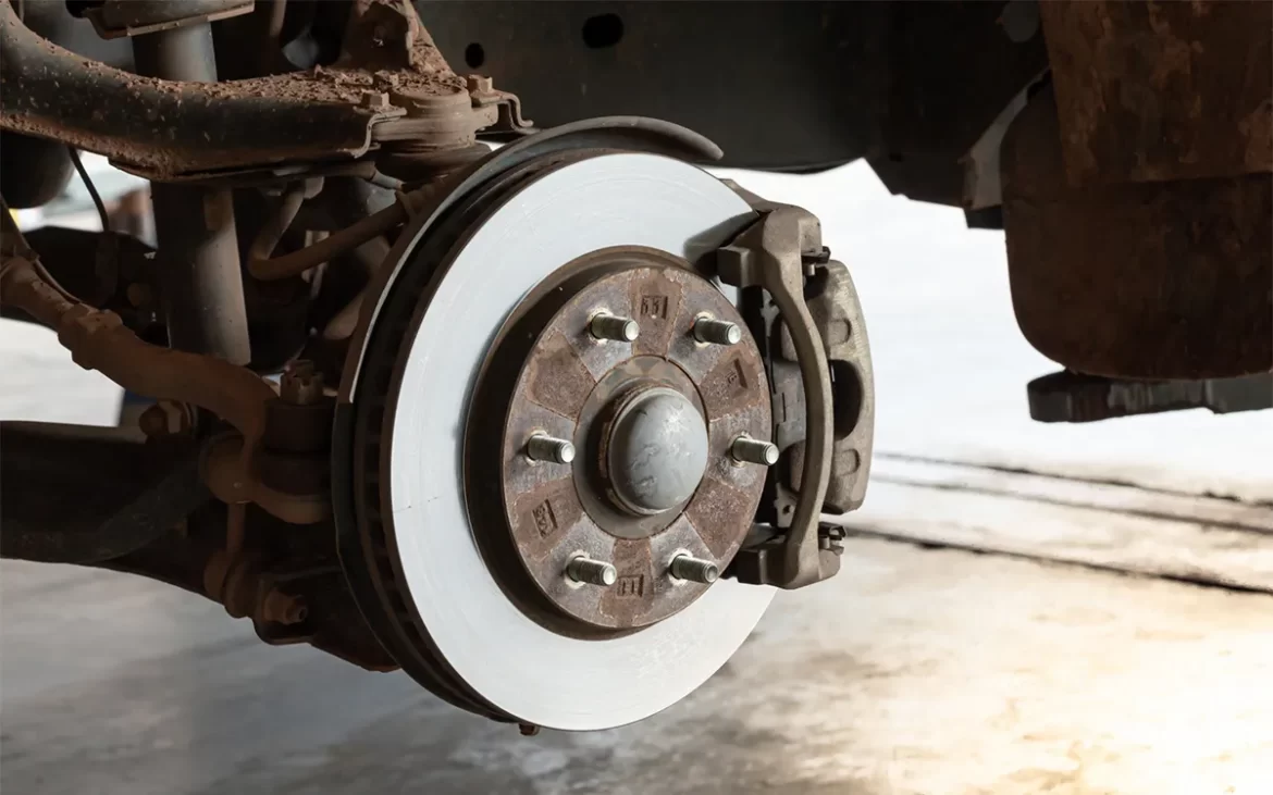 درگیر بودن دائمی لنت ترمز با سطح دیسک ترمز